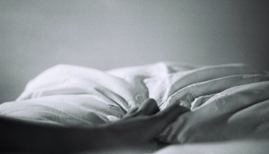 Sex Therapy & Counseling in Vienna & Thailand by R.L.Fellner (Image: Karolina Kolacz @Unsplash)